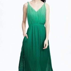 NWOT Banana Republic Green Pleated Ombre Midi Dress